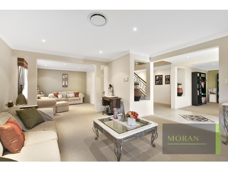 193 Crestwood Drive, Molendinar QLD 4214
