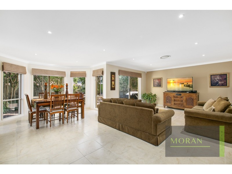 193 Crestwood Drive, Molendinar QLD 4214