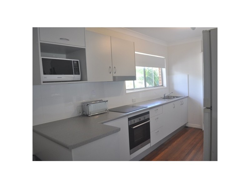 20 Golden Crescent, Southport QLD 4215