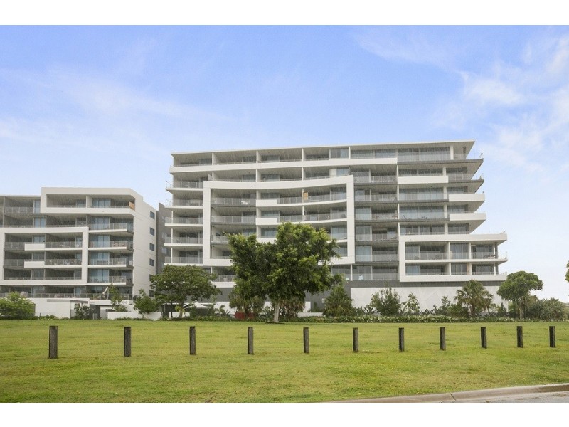 406/15 Compass Drive, Biggera Waters QLD 4216