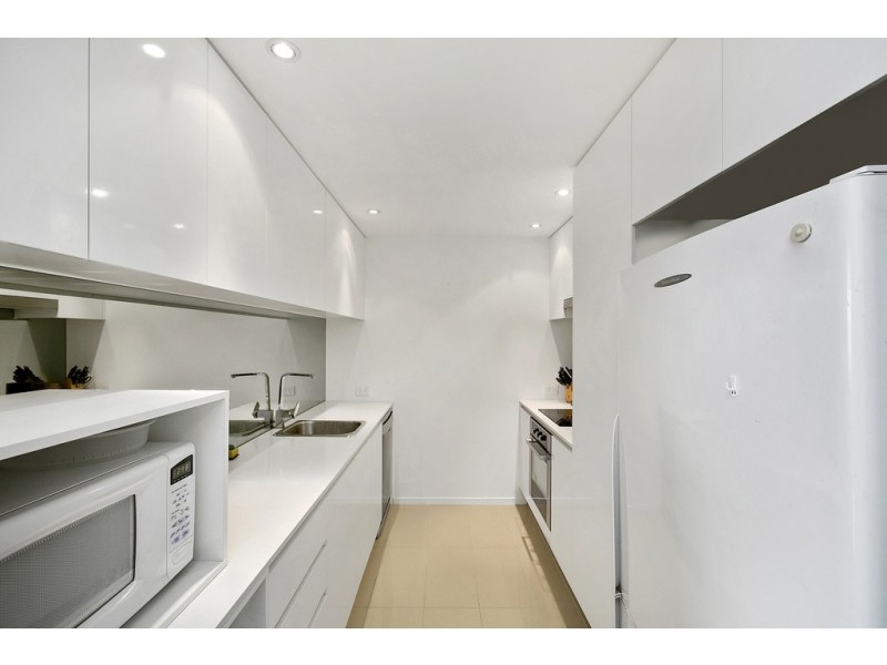 406/15 Compass Drive, Biggera Waters QLD 4216