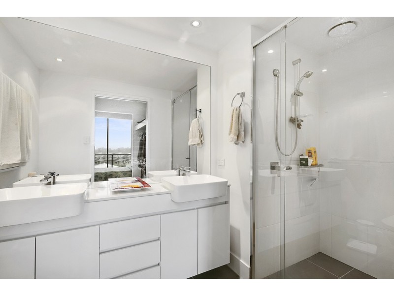 406/15 Compass Drive, Biggera Waters QLD 4216