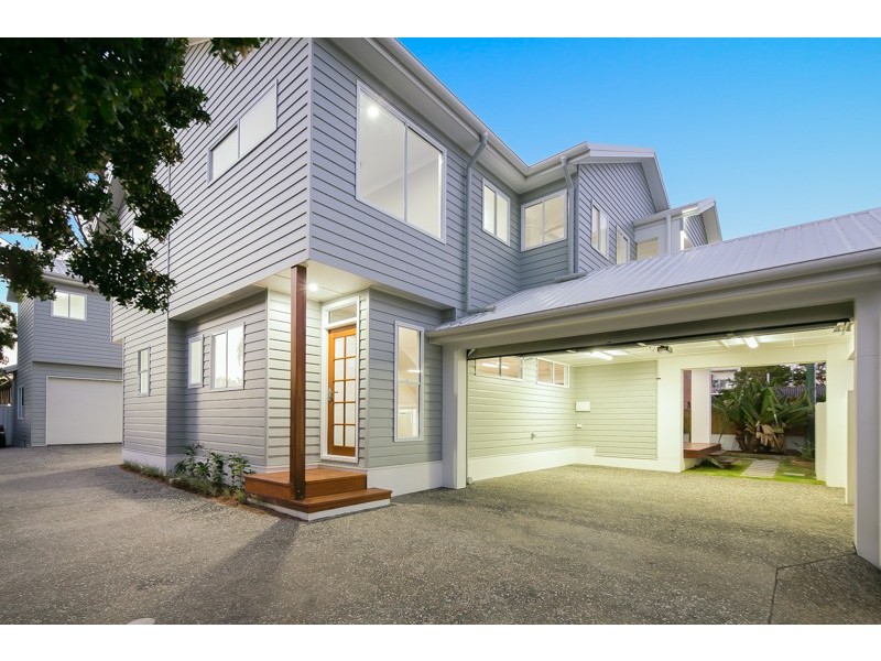 5 Sunshine Court, Labrador QLD 4215