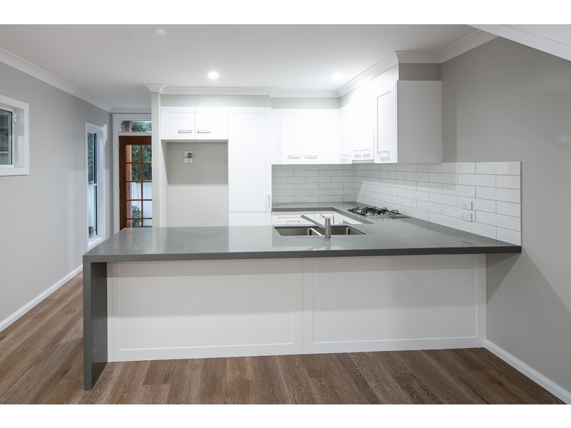 5 Sunshine Court, Labrador QLD 4215