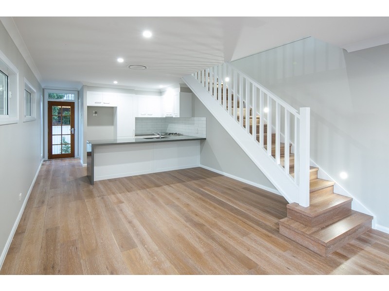 5 Sunshine Court, Labrador QLD 4215