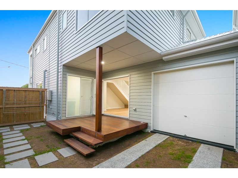 5 Sunshine Court, Labrador QLD 4215