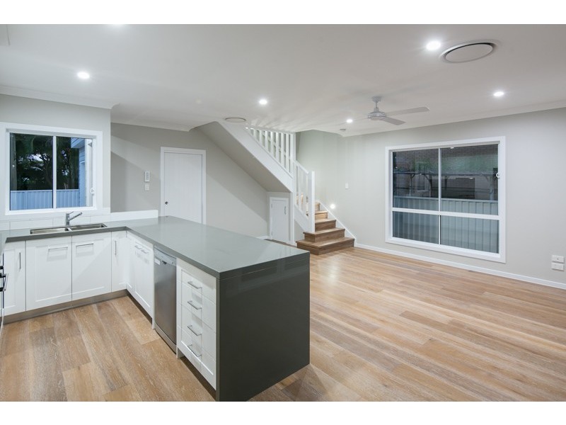 5 Sunshine Court, Labrador QLD 4215
