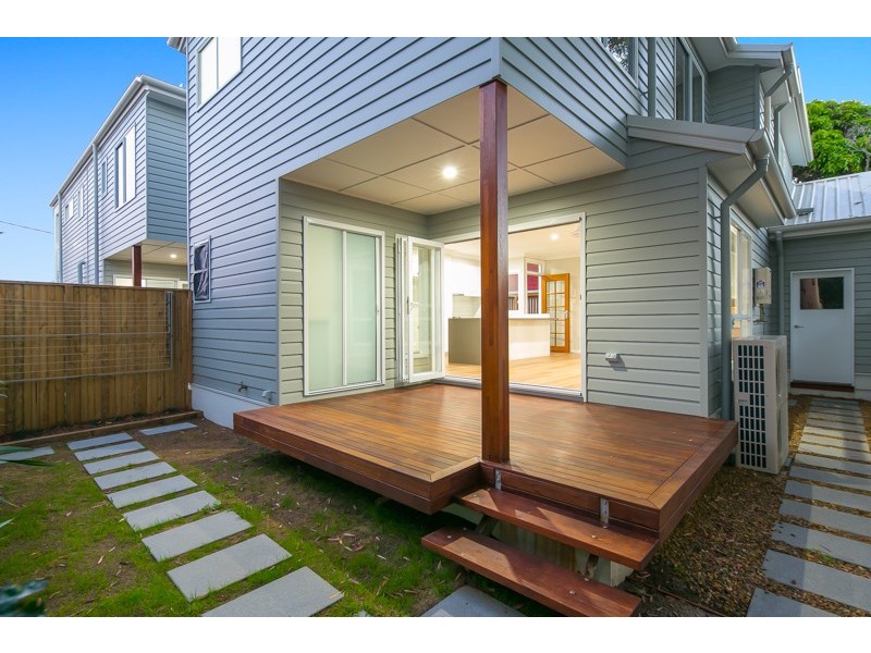 5 Sunshine Court, Labrador QLD 4215