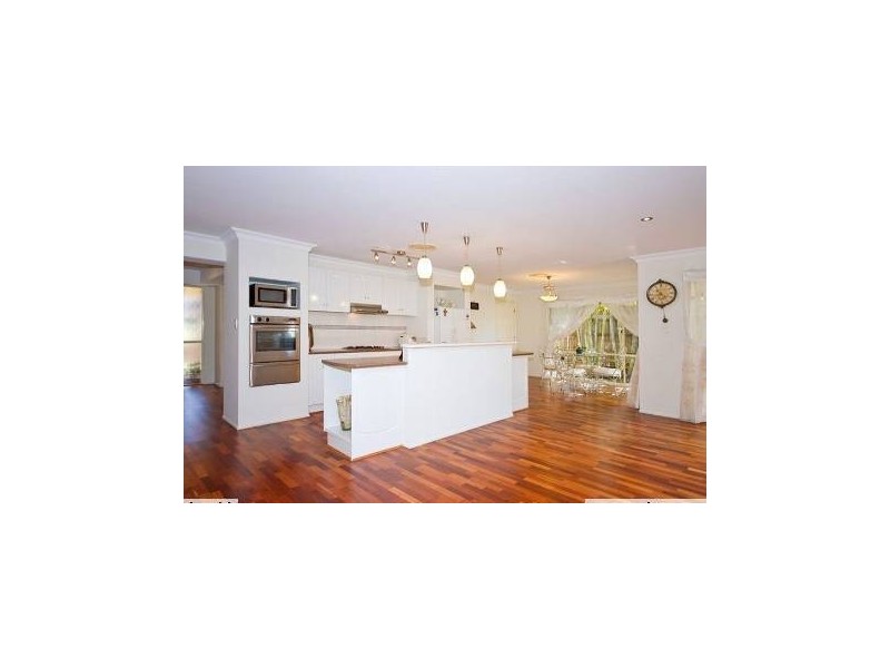 4 Brookland Court, Molendinar QLD 4214