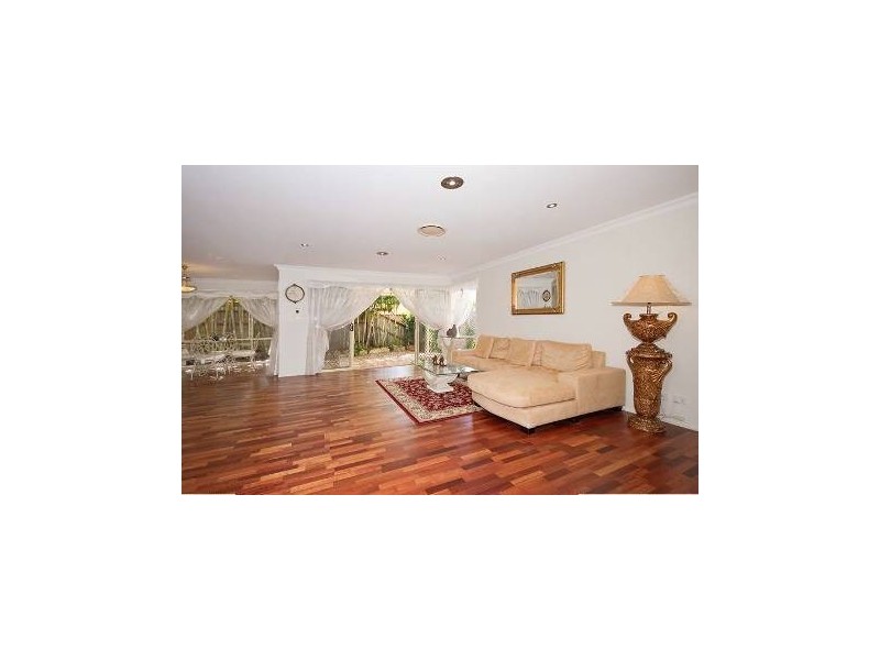 4 Brookland Court, Molendinar QLD 4214