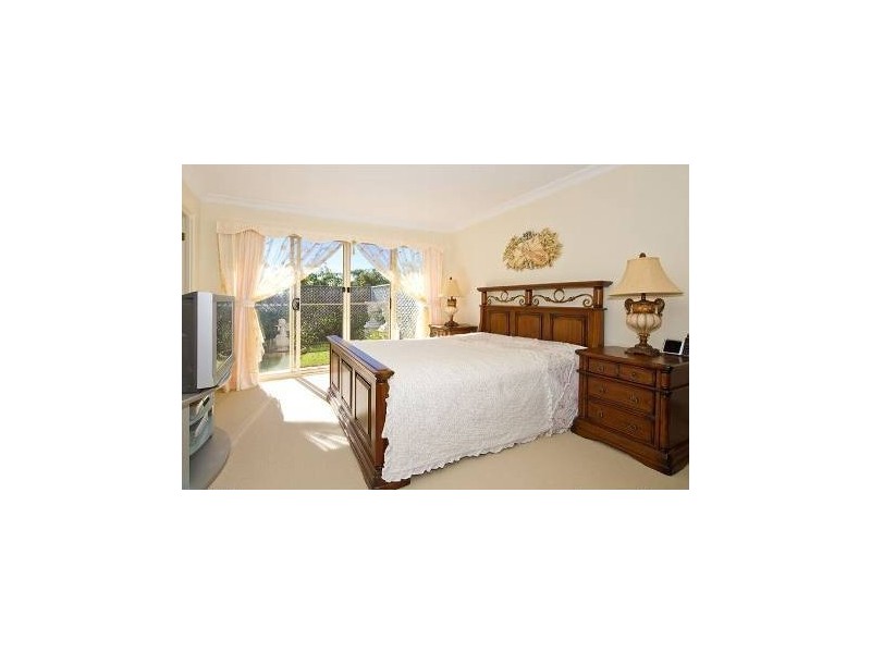 4 Brookland Court, Molendinar QLD 4214
