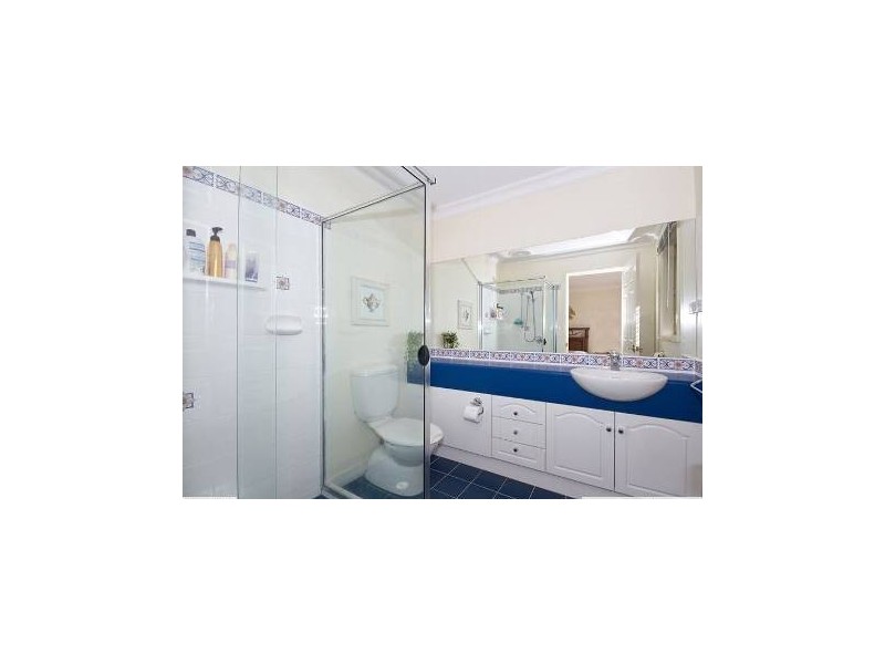 4 Brookland Court, Molendinar QLD 4214