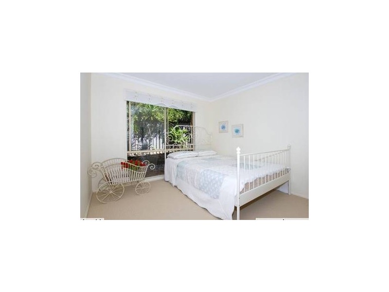 4 Brookland Court, Molendinar QLD 4214