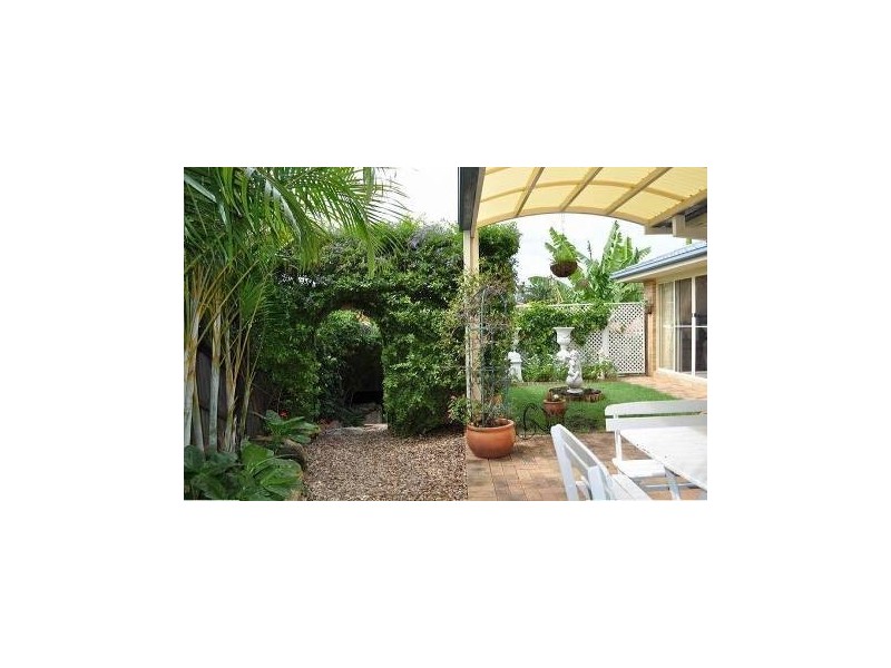 4 Brookland Court, Molendinar QLD 4214