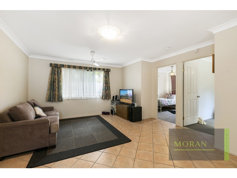 6 Crestbrook Glen, Molendinar QLD 4214