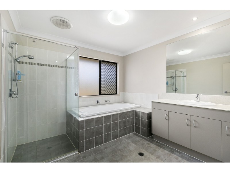22 Stringybark Drive, Molendinar QLD 4214