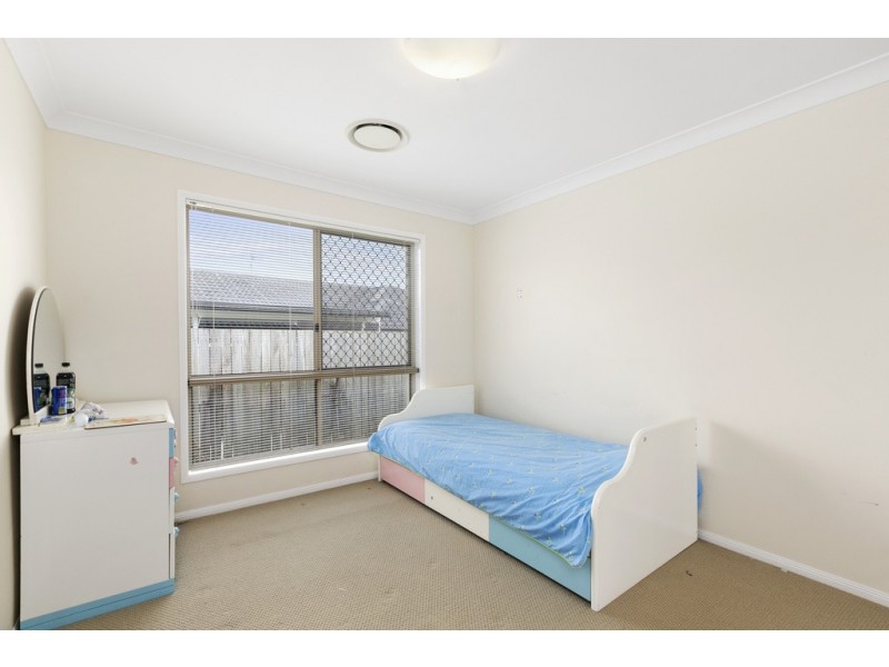 14 Wattlebrush Grove, Molendinar QLD 4214