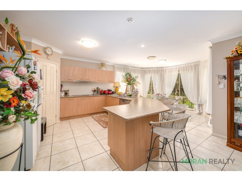 14 Banbrook Court, Molendinar QLD 4214