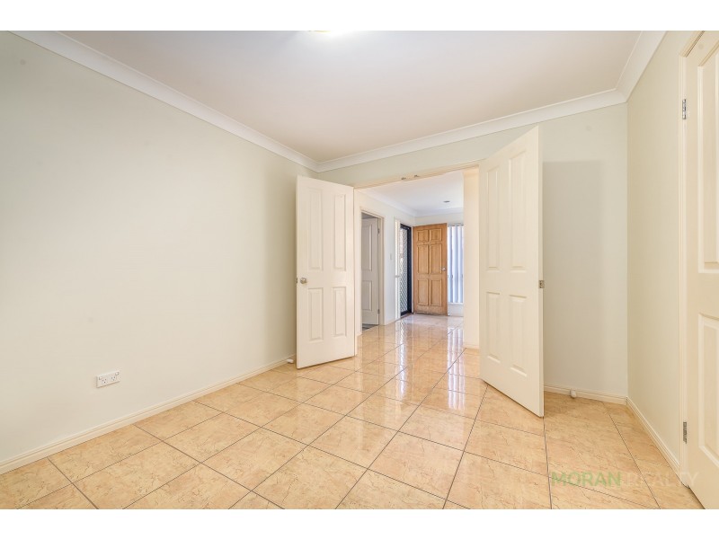 1/4 Jayden Place, Molendinar QLD 4214