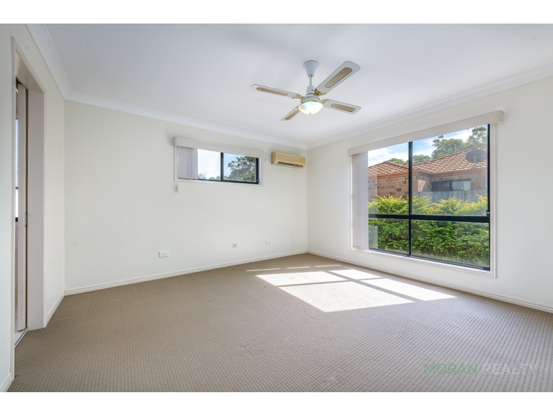 1/4 Jayden Place, Molendinar QLD 4214