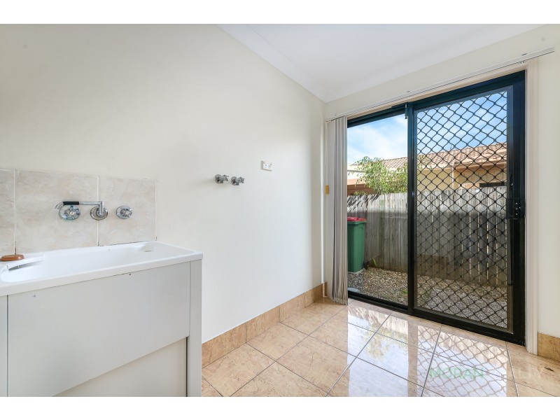 1/4 Jayden Place, Molendinar QLD 4214