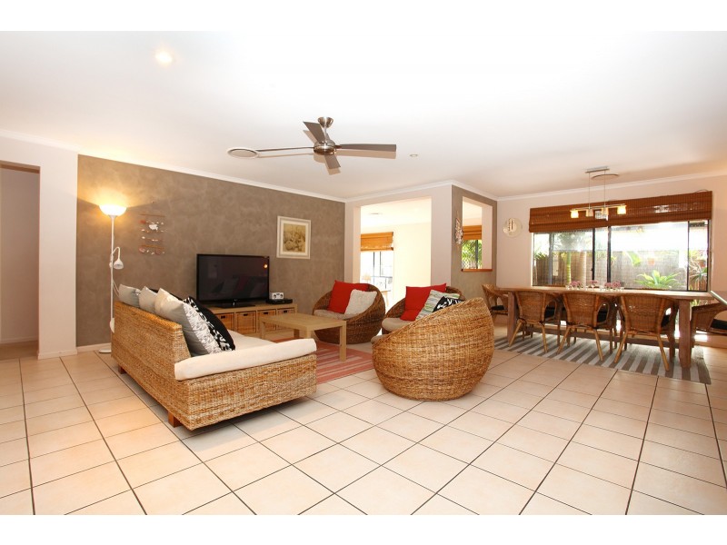 64 Coachwood Drive, Molendinar QLD 4214