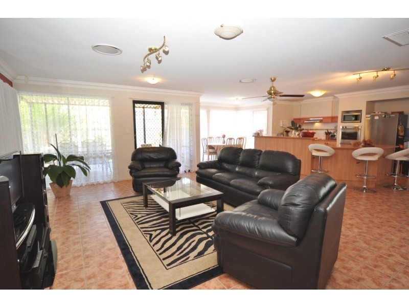 22 Dellwood Cct, Molendinar QLD 4214