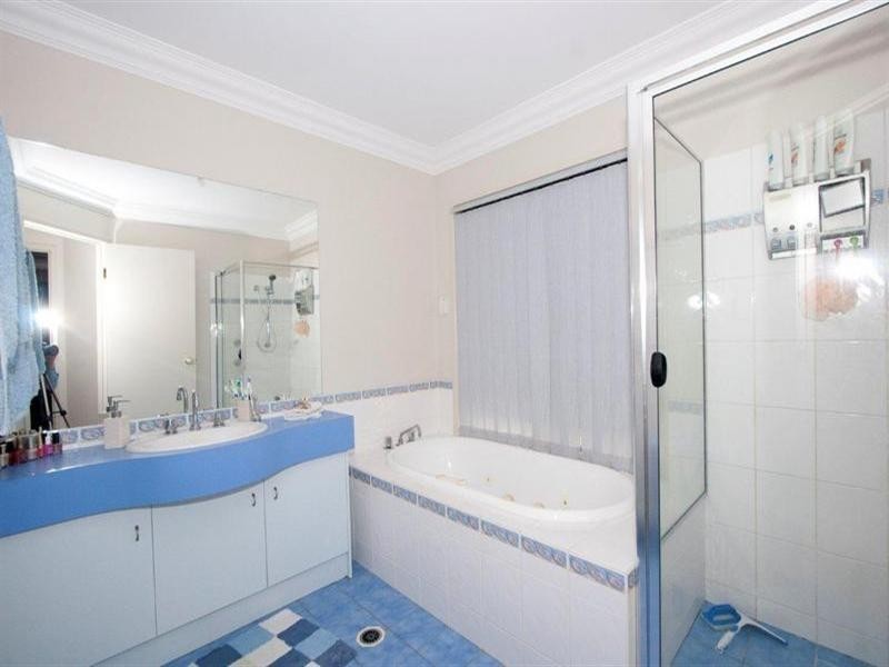 22 Dellwood Cct, Molendinar QLD 4214