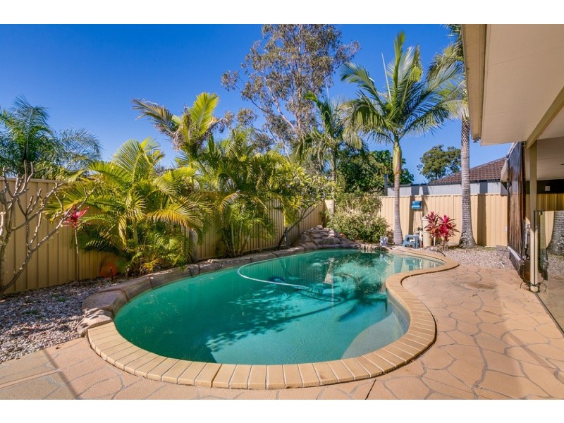 171 Crestwood Drive, Molendinar QLD 4214