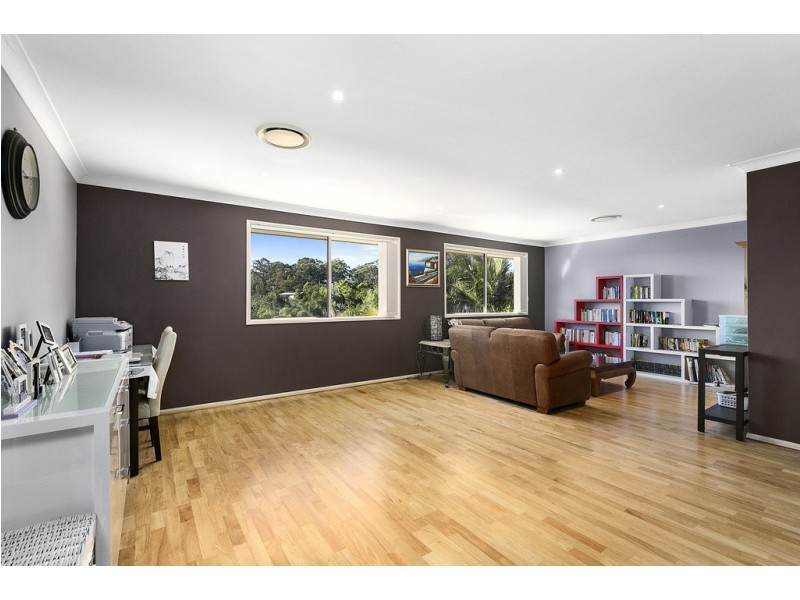 171 Crestwood Drive, Molendinar QLD 4214