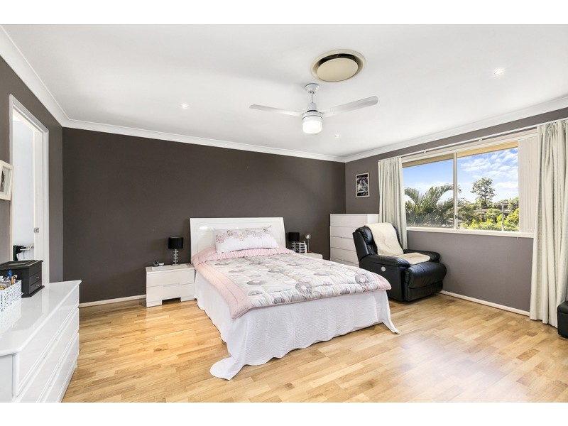 171 Crestwood Drive, Molendinar QLD 4214