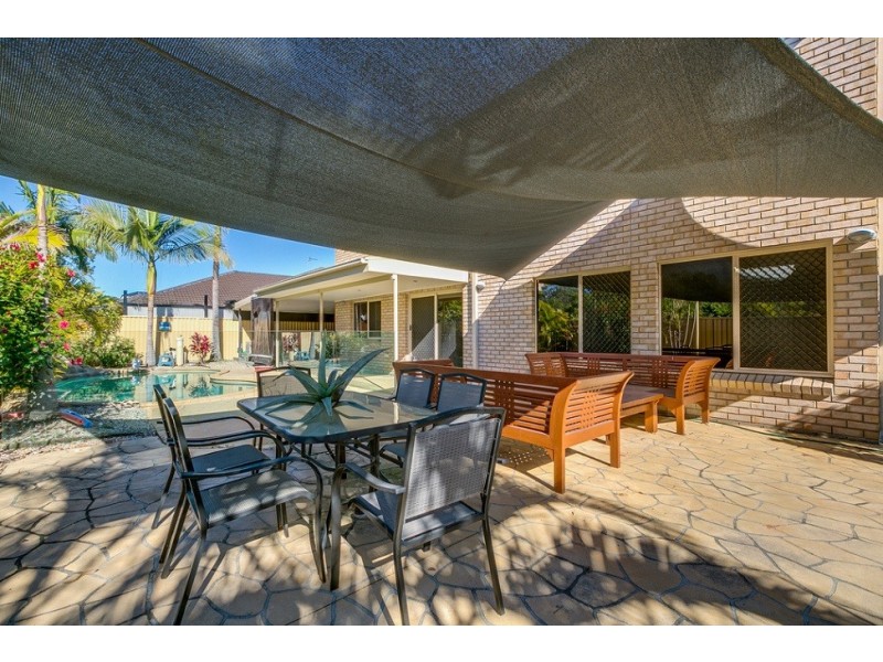 171 Crestwood Drive, Molendinar QLD 4214