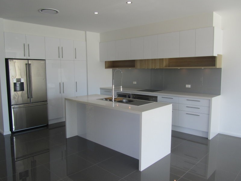 1/24 Drake Avenue, Paradise Point QLD 4216