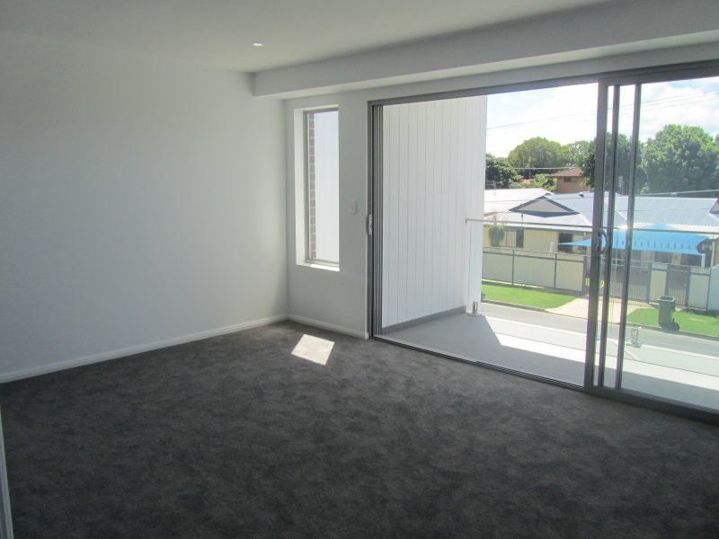 1/24 Drake Avenue, Paradise Point QLD 4216