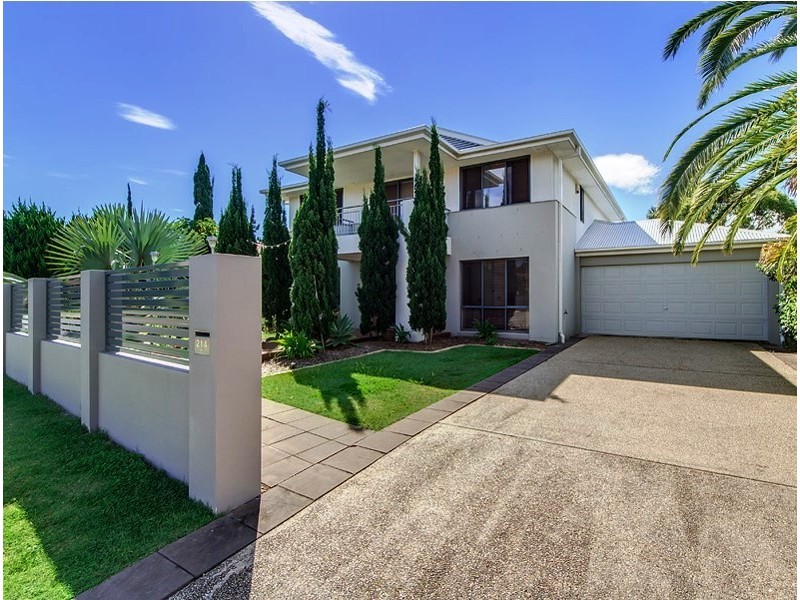 214 Crestwood Drive, Molendinar QLD 4214