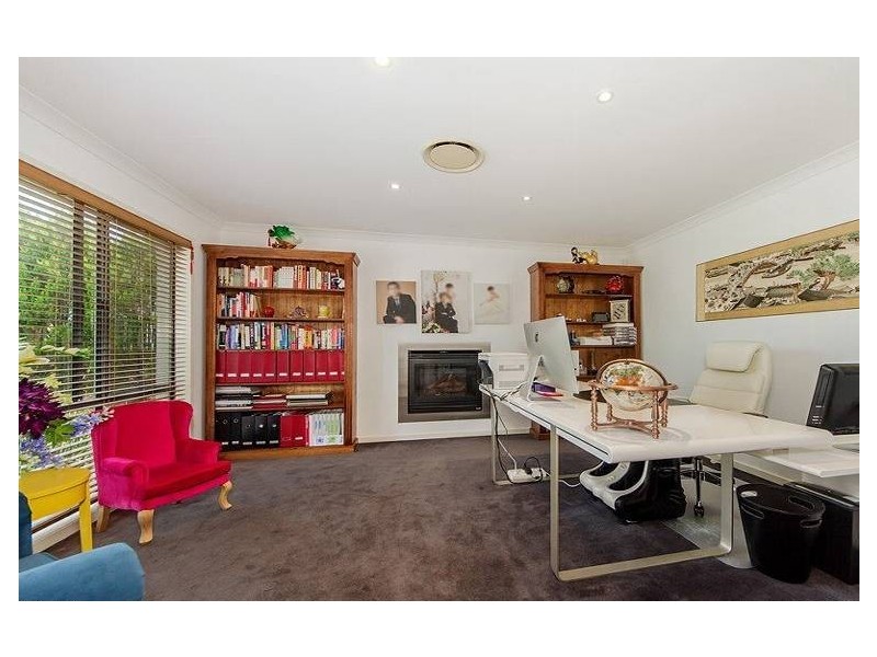 214 Crestwood Drive, Molendinar QLD 4214