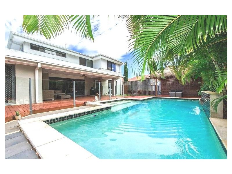 214 Crestwood Drive, Molendinar QLD 4214