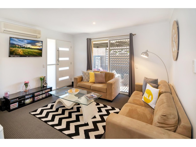 2/49 Galloway Drive, Ashmore QLD 4214