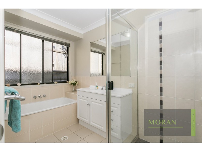 31 Highcrest Circuit, Molendinar QLD 4214