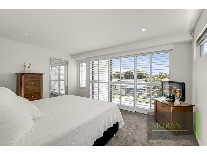 2/24 Drake Ave, Paradise Point QLD 4216