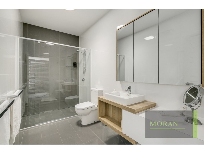 2/24 Drake Ave, Paradise Point QLD 4216