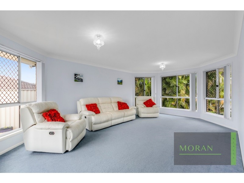 22 Lillywood Circuit, Molendinar QLD 4214