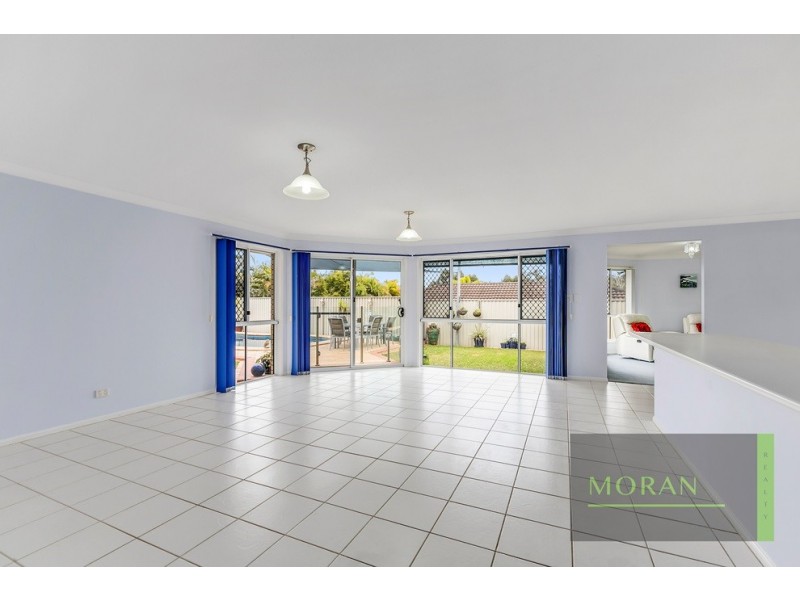 22 Lillywood Circuit, Molendinar QLD 4214