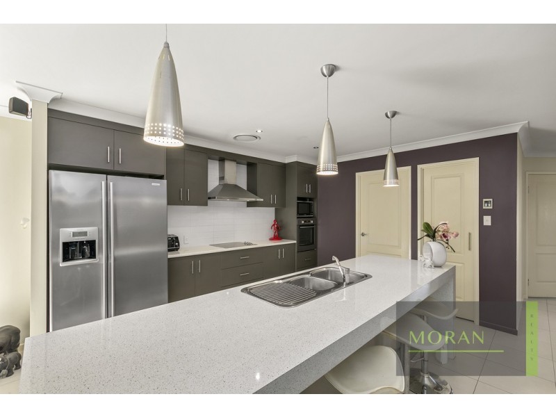 13 Banbrook Court, Molendinar QLD 4214