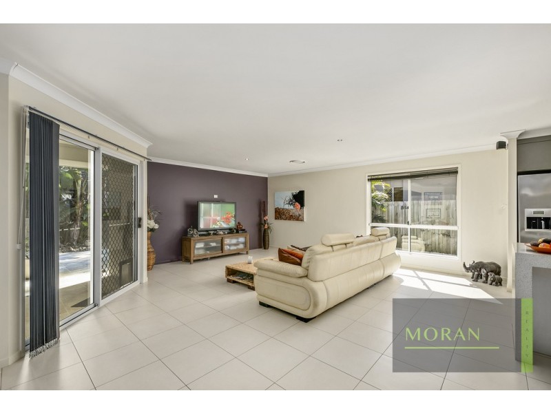 13 Banbrook Court, Molendinar QLD 4214