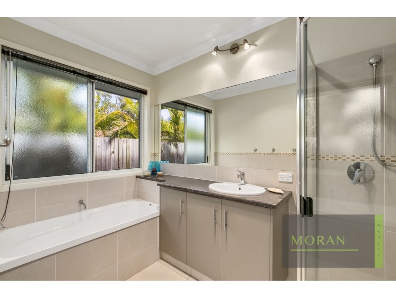 13 Banbrook Court, Molendinar QLD 4214