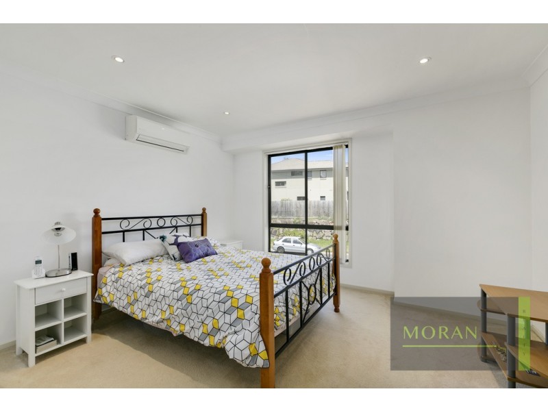 14 Lockwood Place, Molendinar QLD 4214