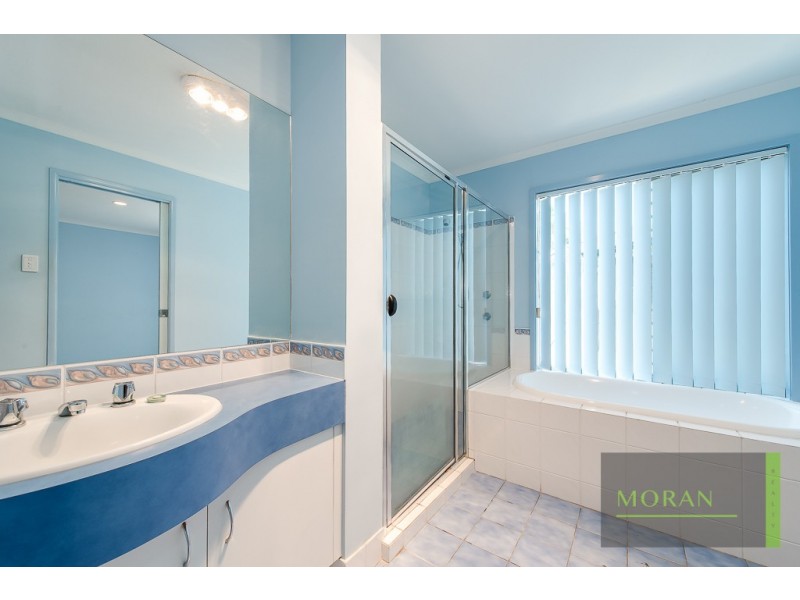 42 Dellwood Circuit, Molendinar QLD 4214