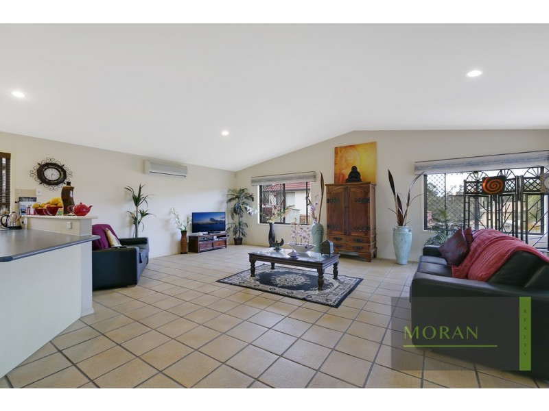 45 Crestwood Drive, Molendinar QLD 4214