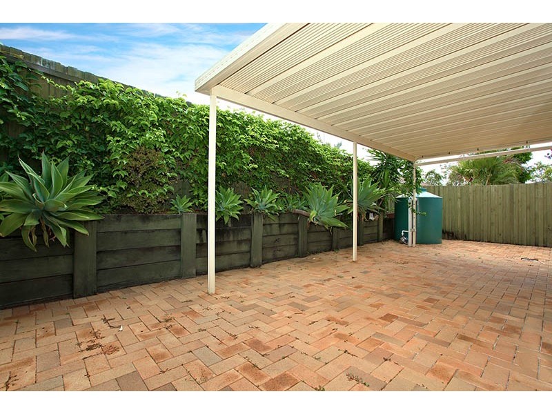 180 Greenacre Drive, Arundel QLD 4214